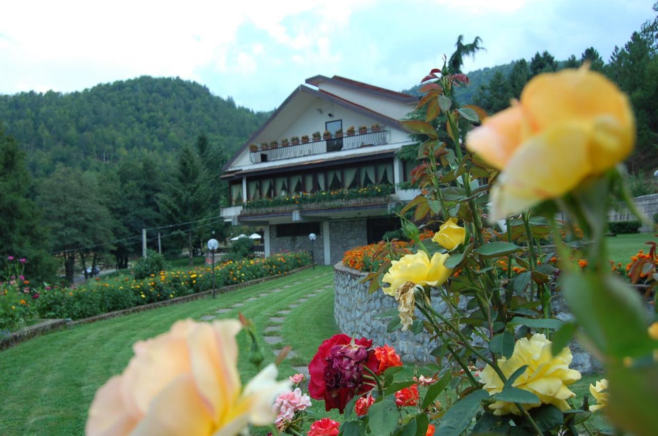 Hotel Lo Sciatore Cotronei Exterior foto